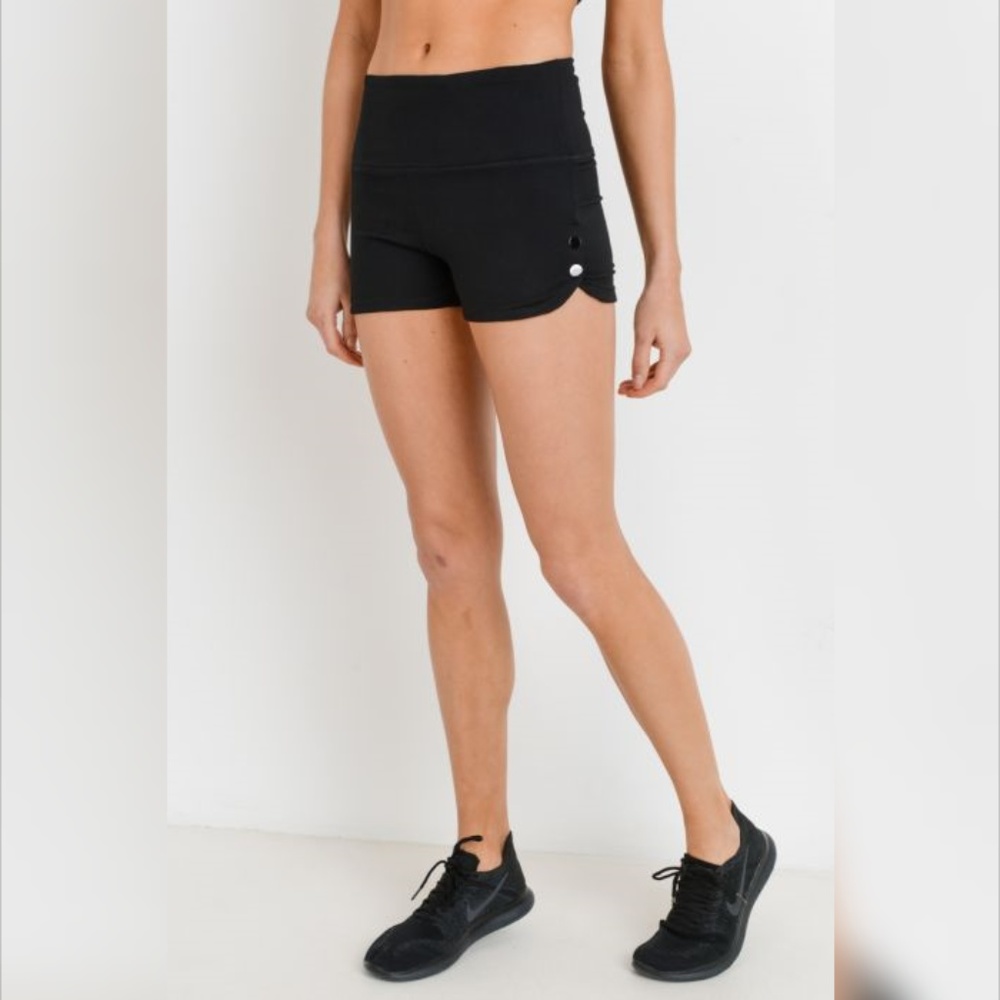 Highwaist Side Button Short Leggings (APH2220)